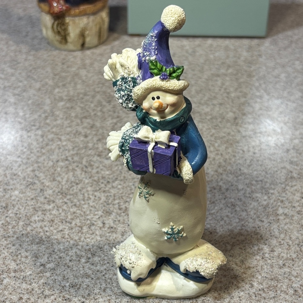 Assorted Snowmen Figurines and Christmas candle holder with PartyLite tea-light - Picture 4 of 6